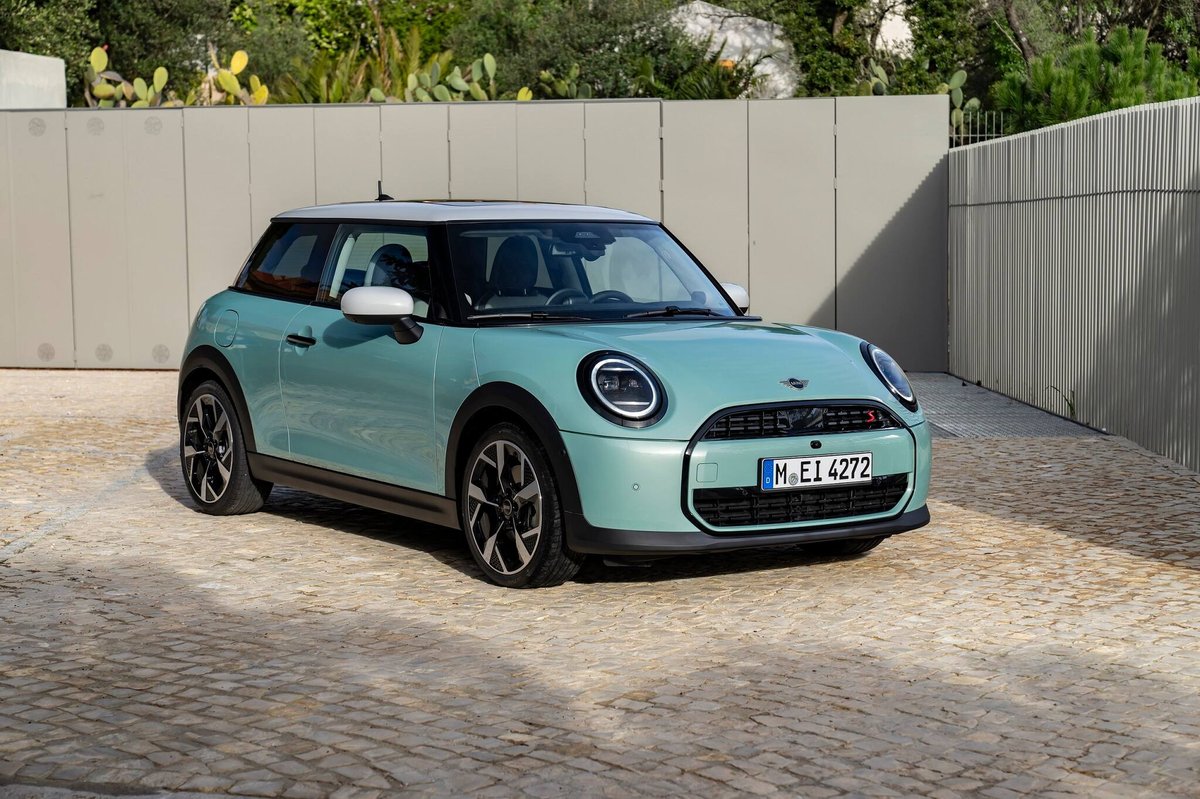 Mini Cooper Model Range Details All Variants, Trims, and Features